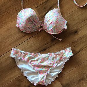 Victoria’s Secret bikini